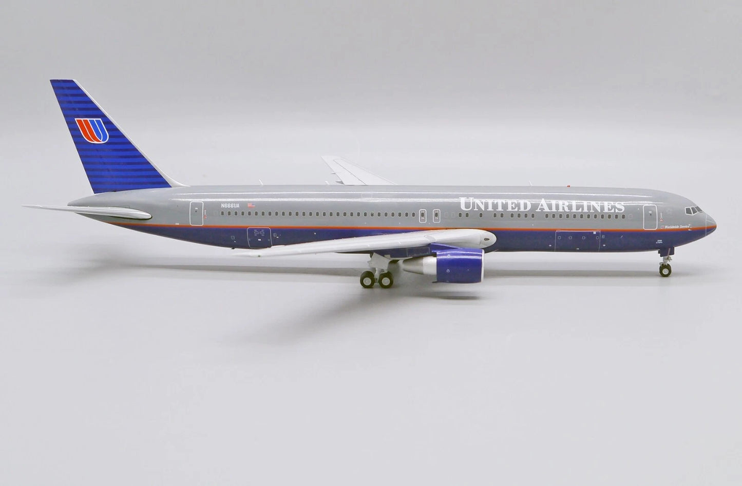 JC WINGS B767-300ER UNITED AIRLINES "BATTLESHIP" REG: N666UA
