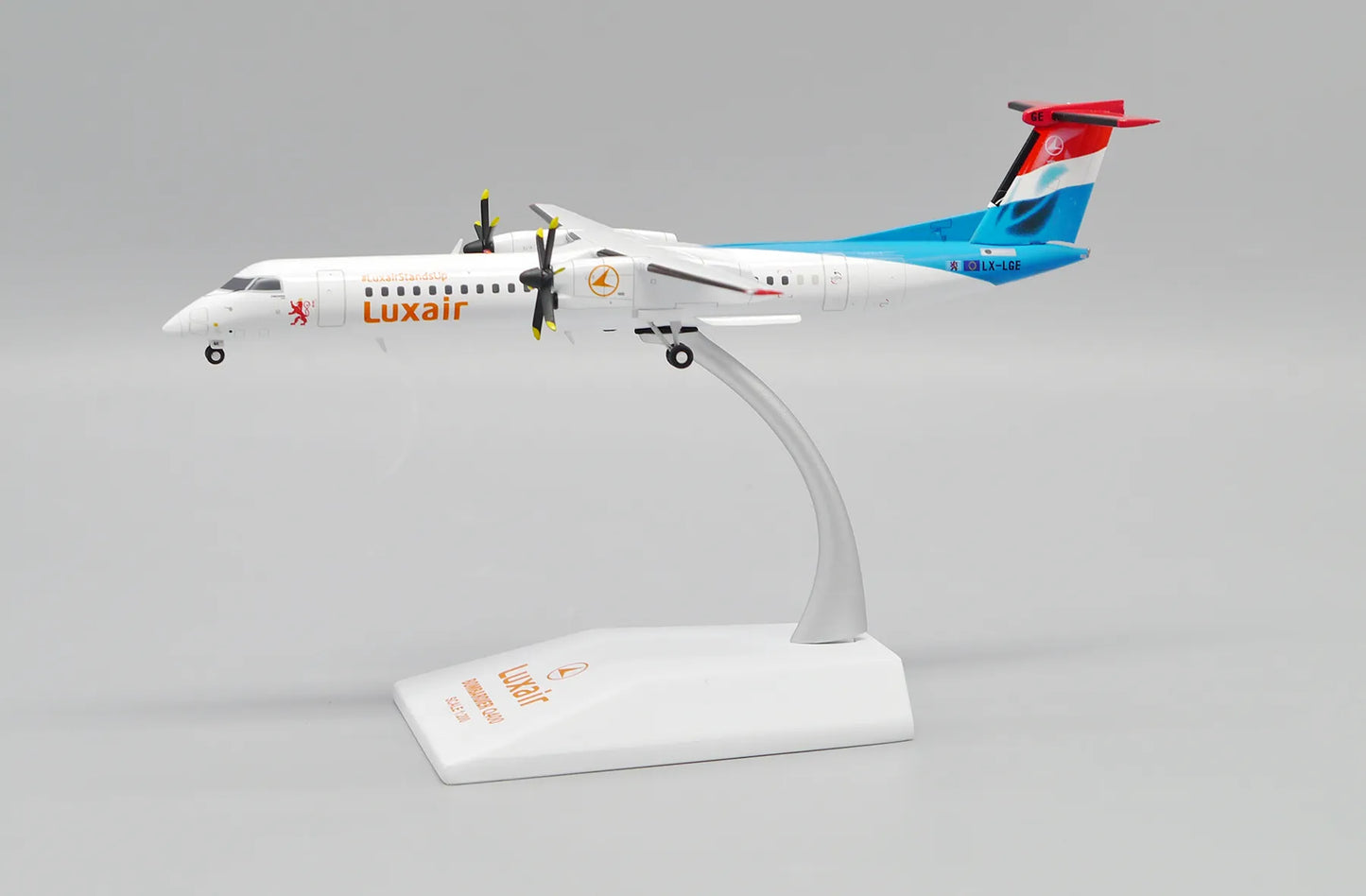 JC WINGS BOMBARDIER DASH 8-Q400 LUXAIR "LUXAIR STANDS UP" REG: LX-LGE