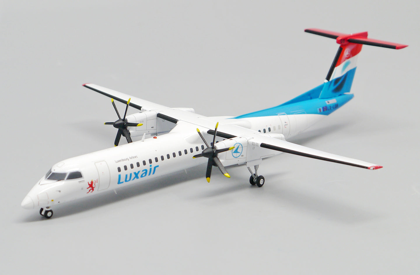 JC WINGS DASH 8-Q400 LUXAIR REG: LX-LQB