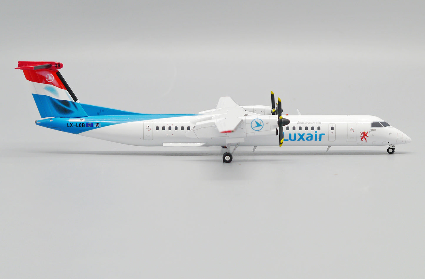 JC WINGS DASH 8-Q400 LUXAIR REG: LX-LQB