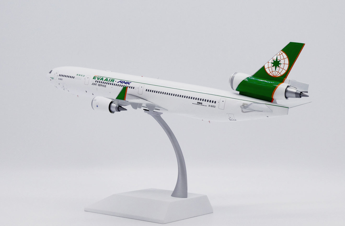 JC WINGS MD-11 EVA AIR (ANK) REG: B-16102