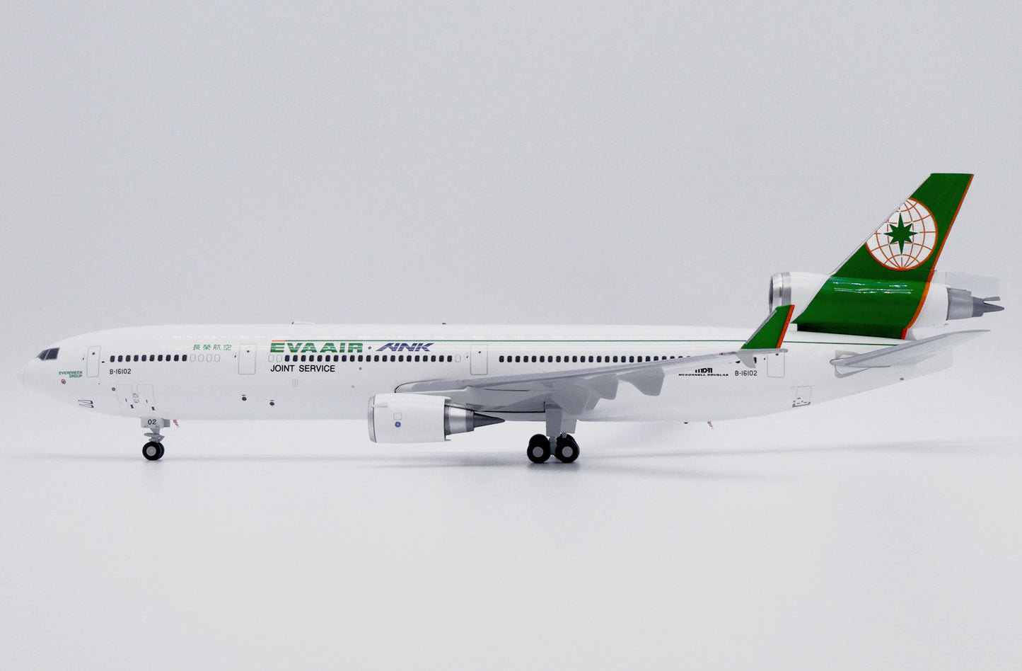 JC WINGS MD-11 EVA AIR (ANK) REG: B-16102