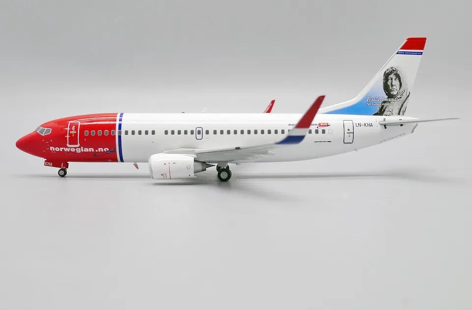 JC WINGS B737-300 NORWEGIAN AIR SHUTTLE "ROALD AMUNDSEN" REG: LN-KHA