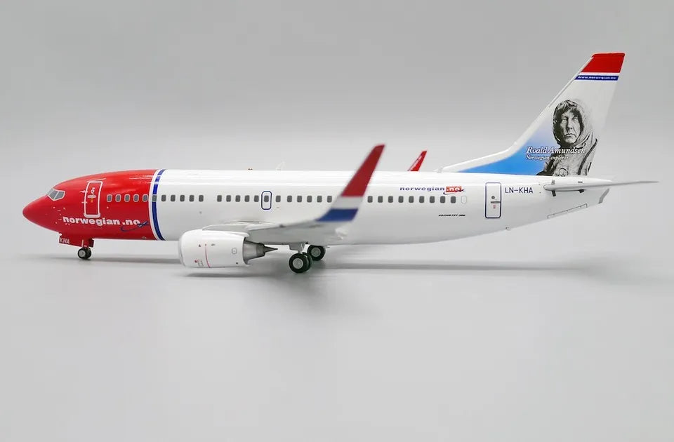 JC WINGS B737-300 NORWEGIAN AIR SHUTTLE "ROALD AMUNDSEN" REG: LN-KHA