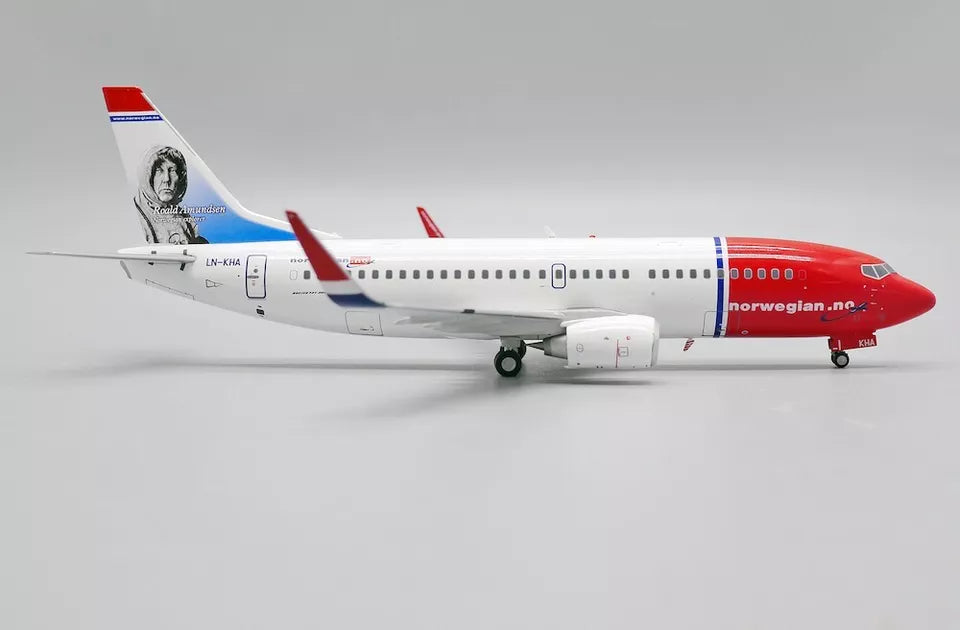 JC WINGS B737-300 NORWEGIAN AIR SHUTTLE "ROALD AMUNDSEN" REG: LN-KHA