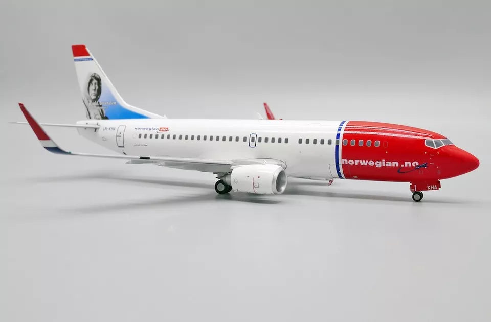 JC WINGS B737-300 NORWEGIAN AIR SHUTTLE "ROALD AMUNDSEN" REG: LN-KHA