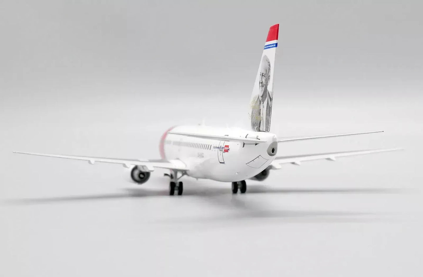 JC WINGS B737-300 NORWEGIAN AIR SHUTTLE "REAL NORWEGIAN" REG: LN-KKQ