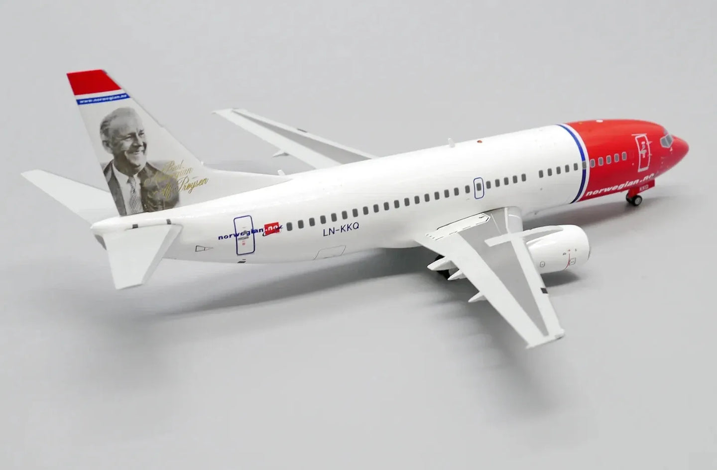 JC WINGS B737-300 NORWEGIAN AIR SHUTTLE "REAL NORWEGIAN" REG: LN-KKQ