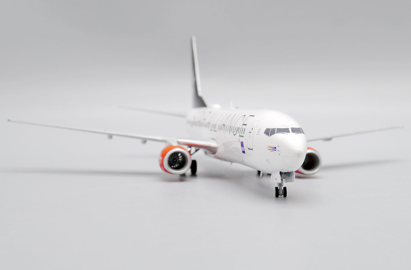 JC WINGS B737-800 SCANDINAVIAN AIRLINES (SAS) "STAR ALLIANCE" REG: LN-RRW