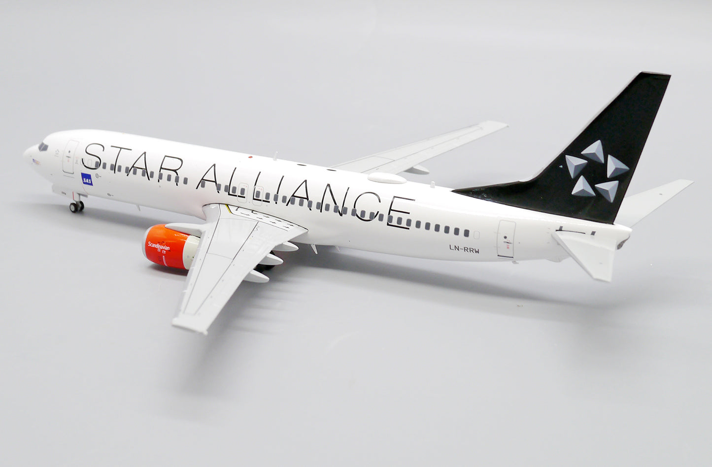 JC WINGS B737-800 SCANDINAVIAN AIRLINES (SAS) "STAR ALLIANCE" REG: LN-RRW