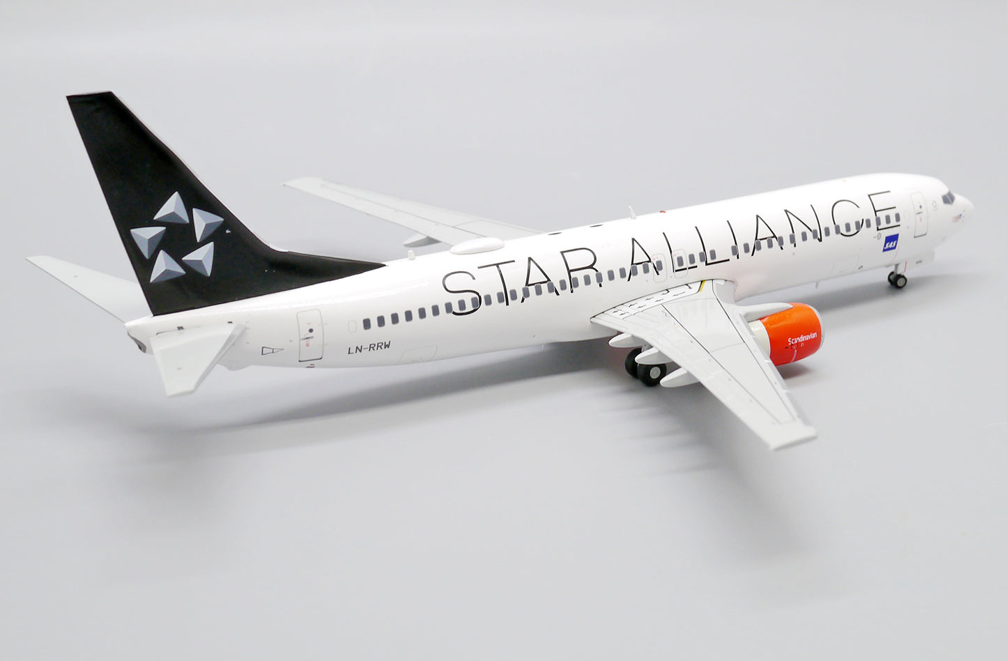 JC WINGS B737-800 SCANDINAVIAN AIRLINES (SAS) "STAR ALLIANCE" REG: LN-RRW