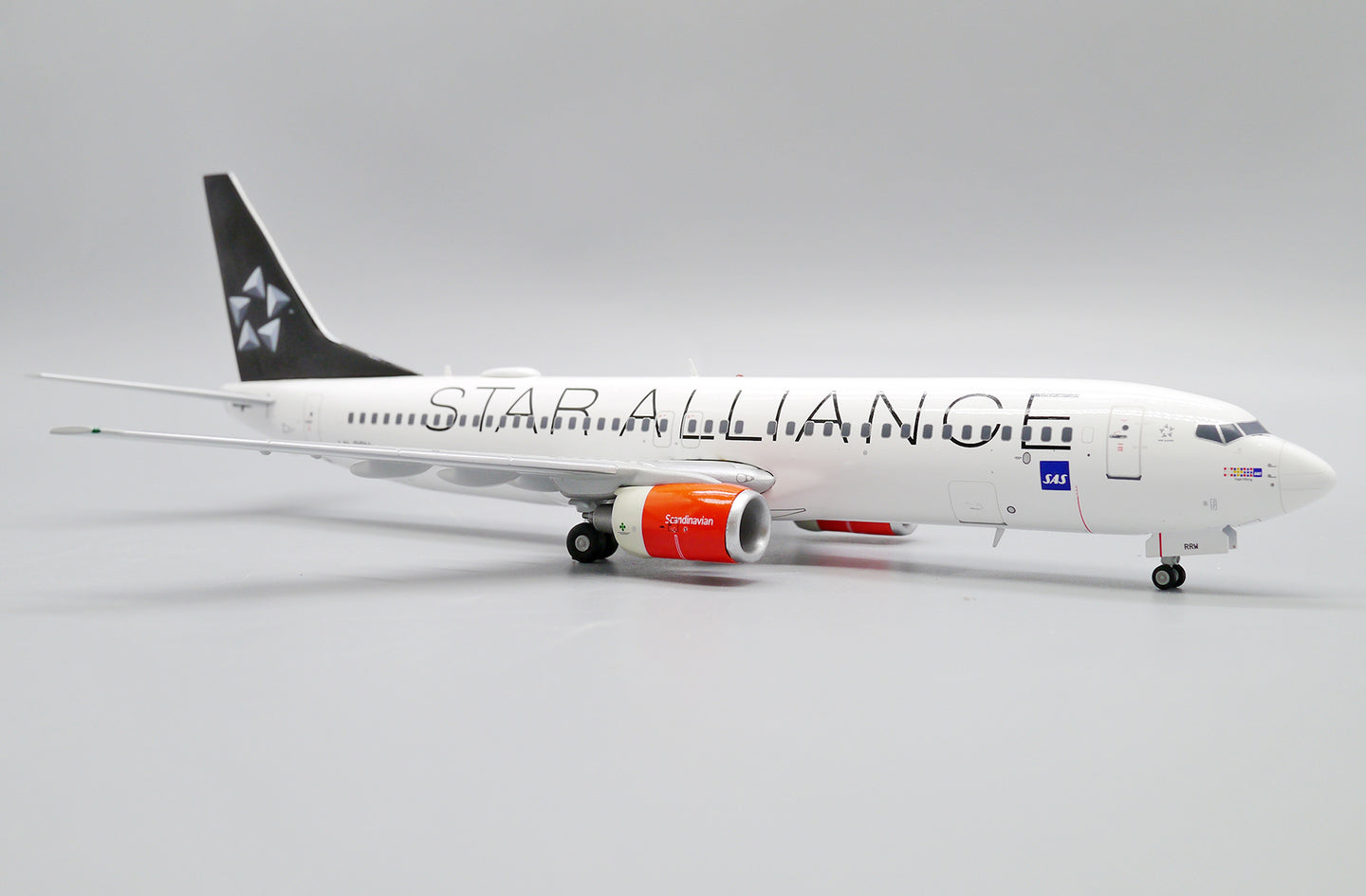 JC WINGS B737-800 SCANDINAVIAN AIRLINES (SAS) "STAR ALLIANCE" REG: LN-RRW