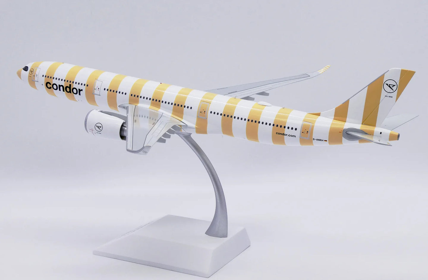 JC WINGS A330-900NEO CONDOR "CONDOR BEACH" REG: D-ANRH