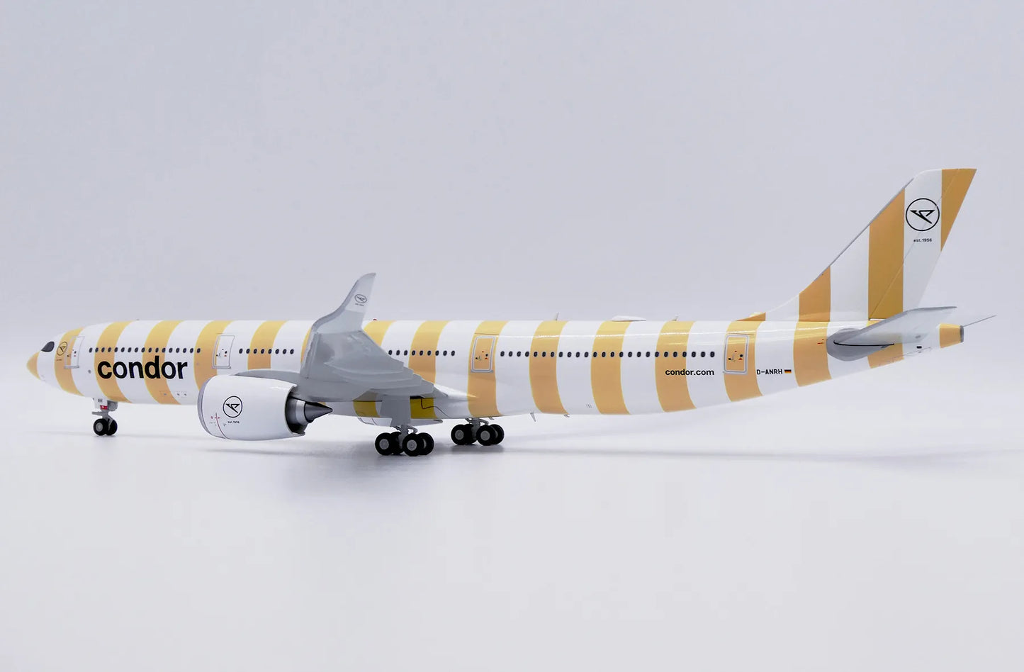 JC WINGS A330-900NEO CONDOR "CONDOR BEACH" REG: D-ANRH