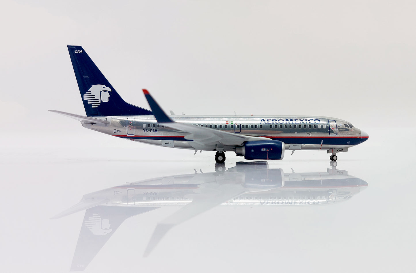 JC WINGS B737-700 AEROMEXICO (POLISHED) REG: XA-CAM