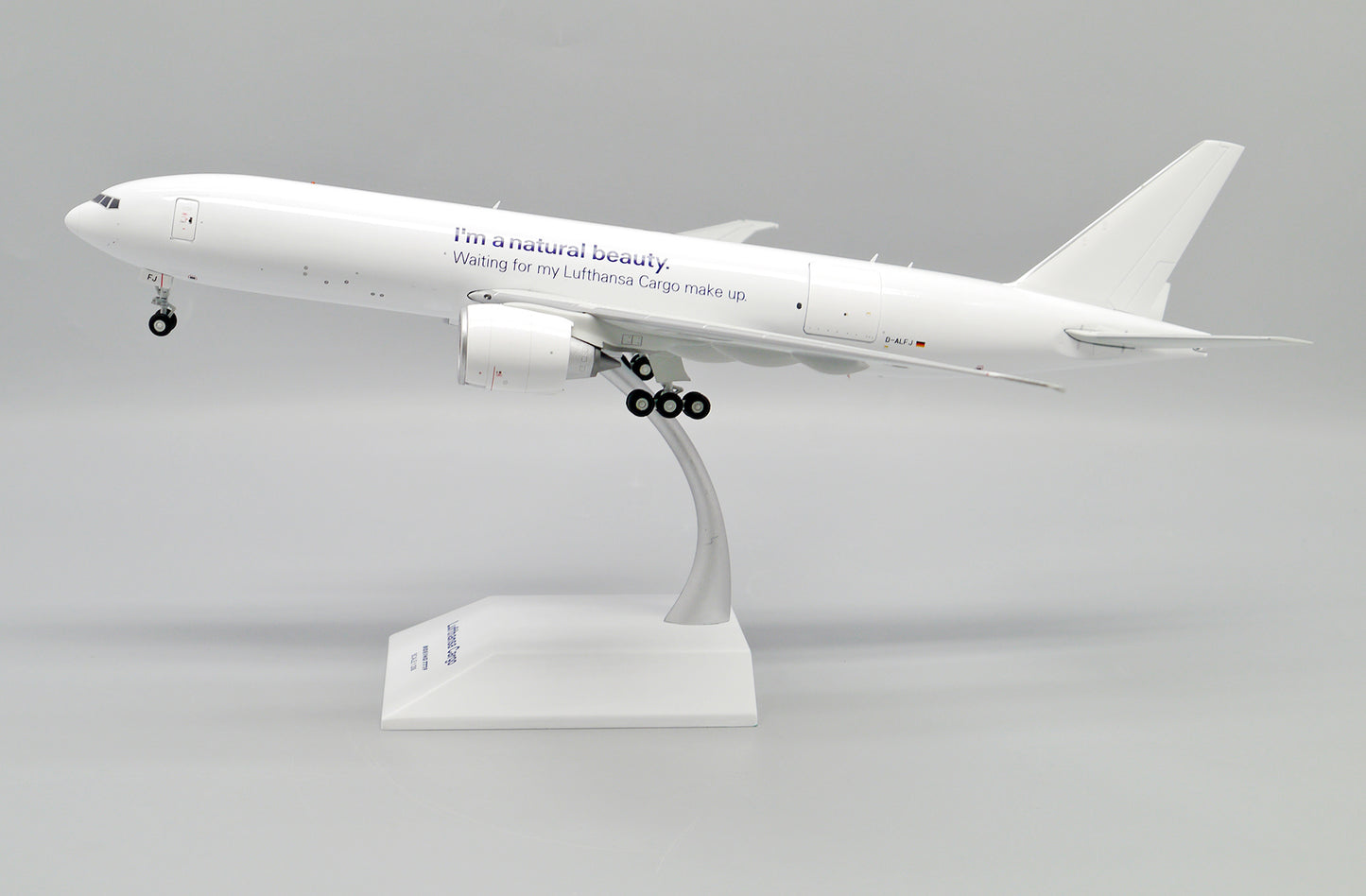 JCWINGS B777-200LRF LUFTHANSA CARGO NATURAL BEAUTY INTERACTIVE REG: D-ALFJ