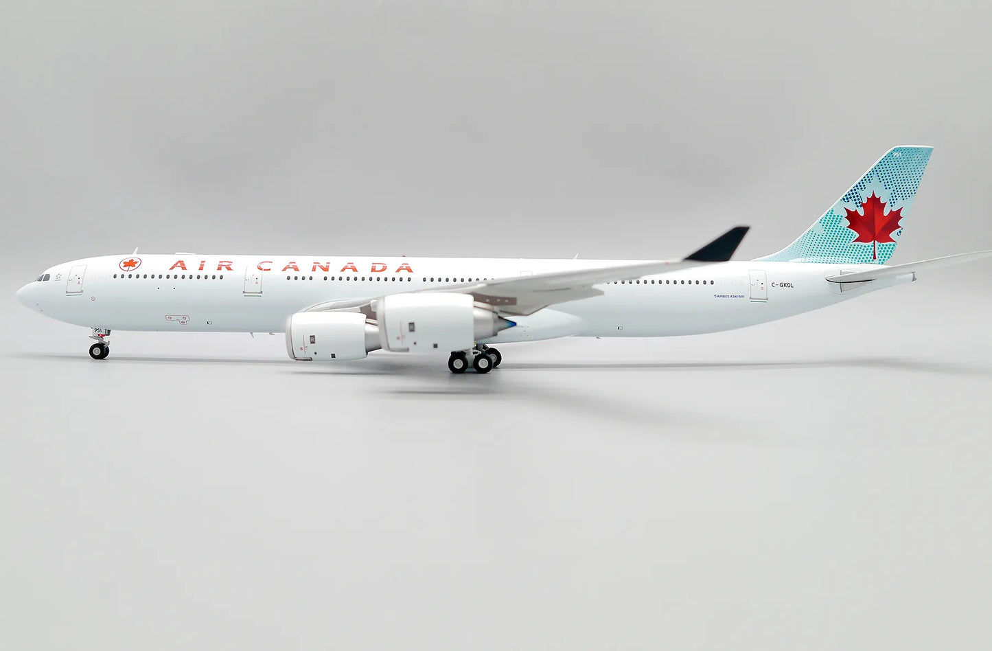JC WINGS A340-500 AIR CANADA REG: C-GKOL