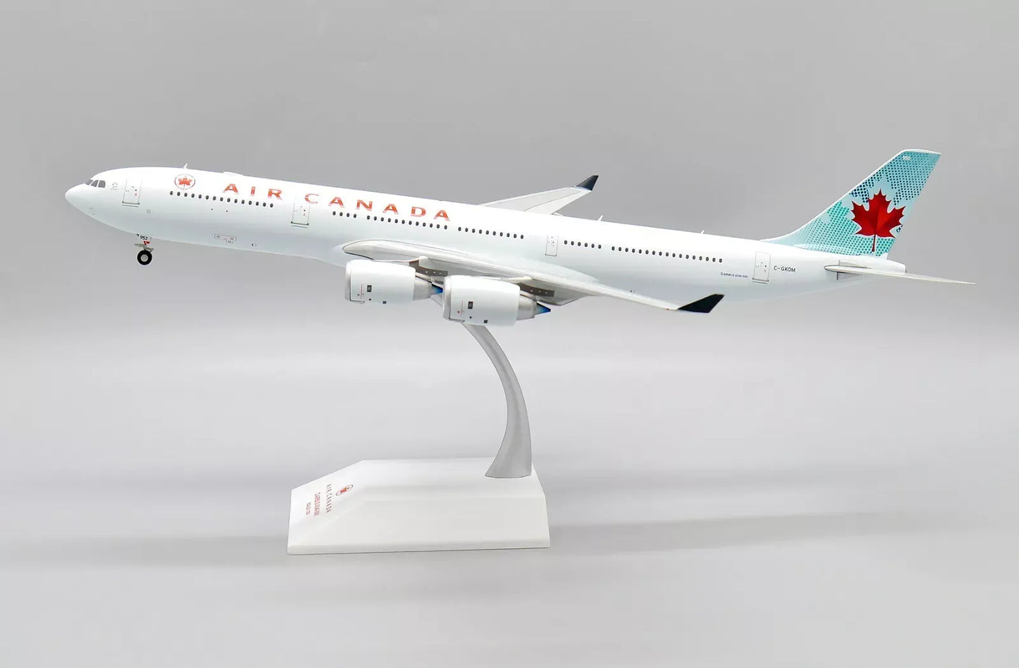 JC WINGS A340-500 AIR CANADA REG: C-GKOM