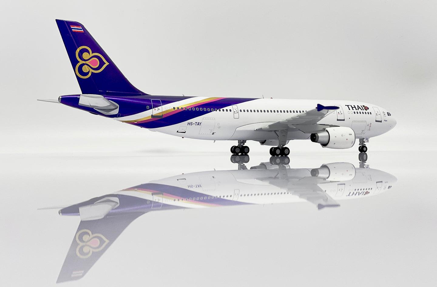 JC WINGS A300-600R THAI AIRWAYS REG: HS-TAY