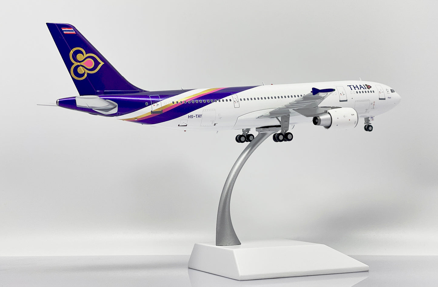 JC WINGS A300-600R THAI AIRWAYS REG: HS-TAY