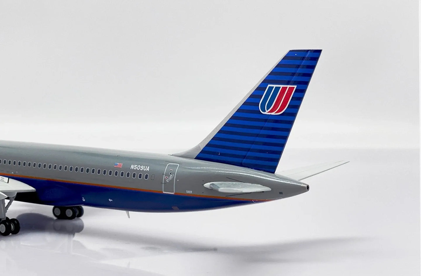 JC WINGS B757-200 UNITED AIRLINES "BATTLESHIP" REG: N509UA