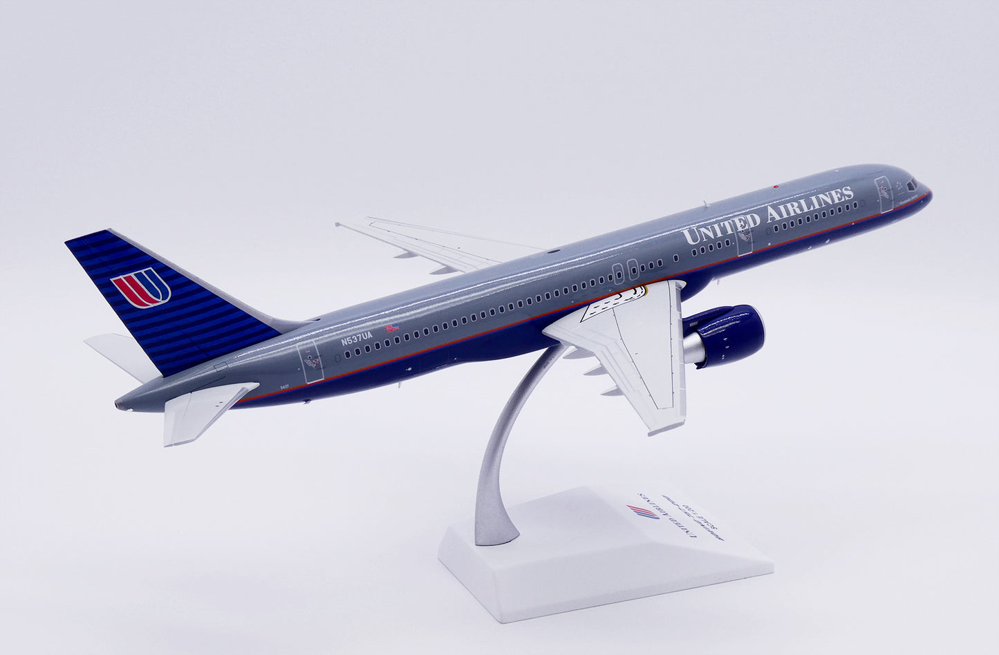 JC WINGS  B757-200 UNITED AIRLINES "BATTLESHIP" REG: N537UA