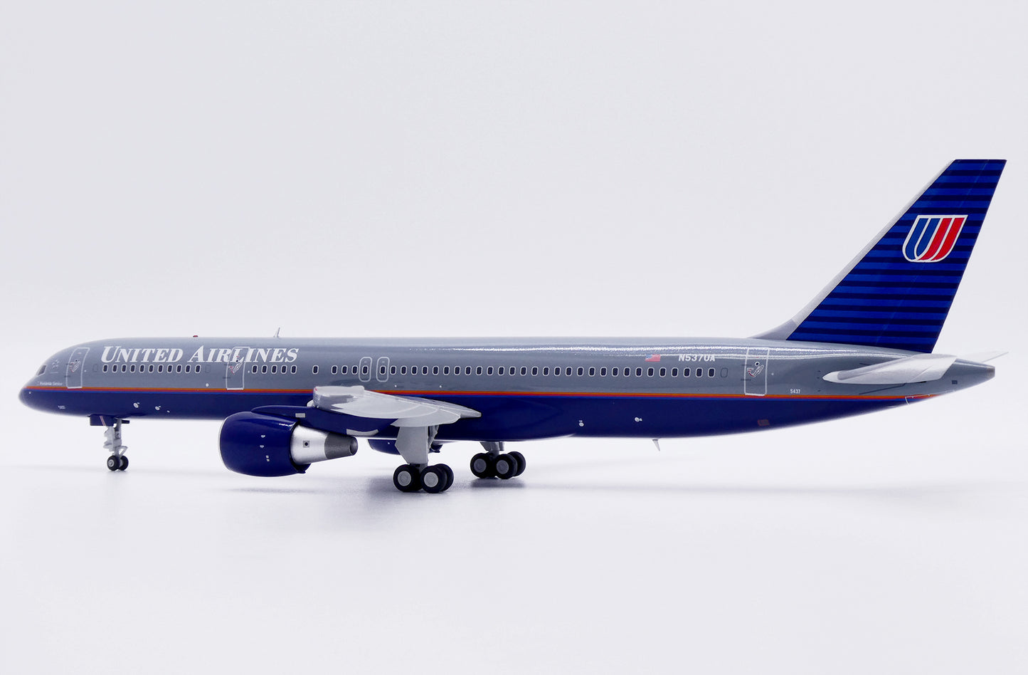 JC WINGS  B757-200 UNITED AIRLINES "BATTLESHIP" REG: N537UA