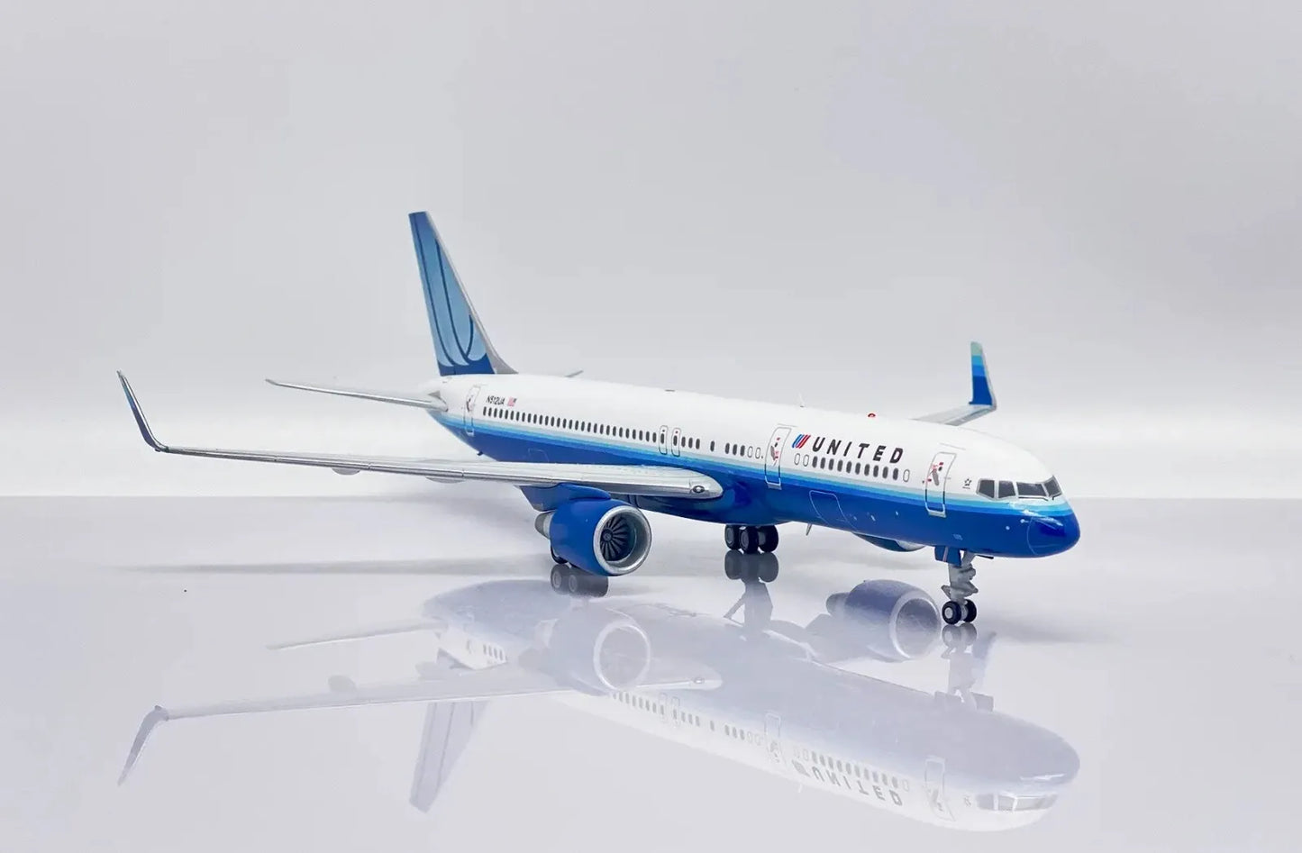 JC WINGS B757-200 UNITED AIRLINES "BLUE TULIP" REG: N512UA