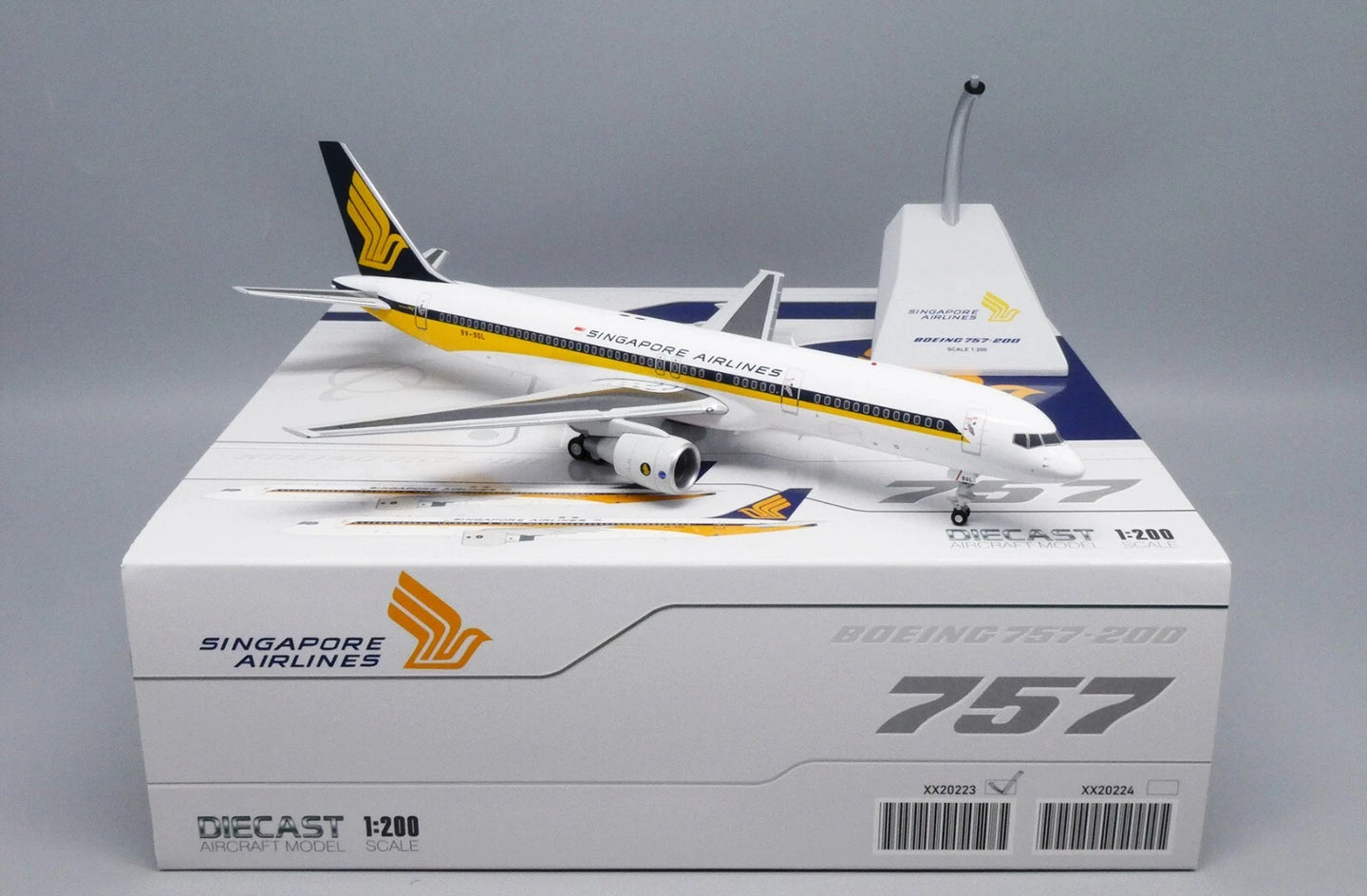 JCWINGS B757-200 SINGAPORE AIRLINES REG: 9V-SGL
