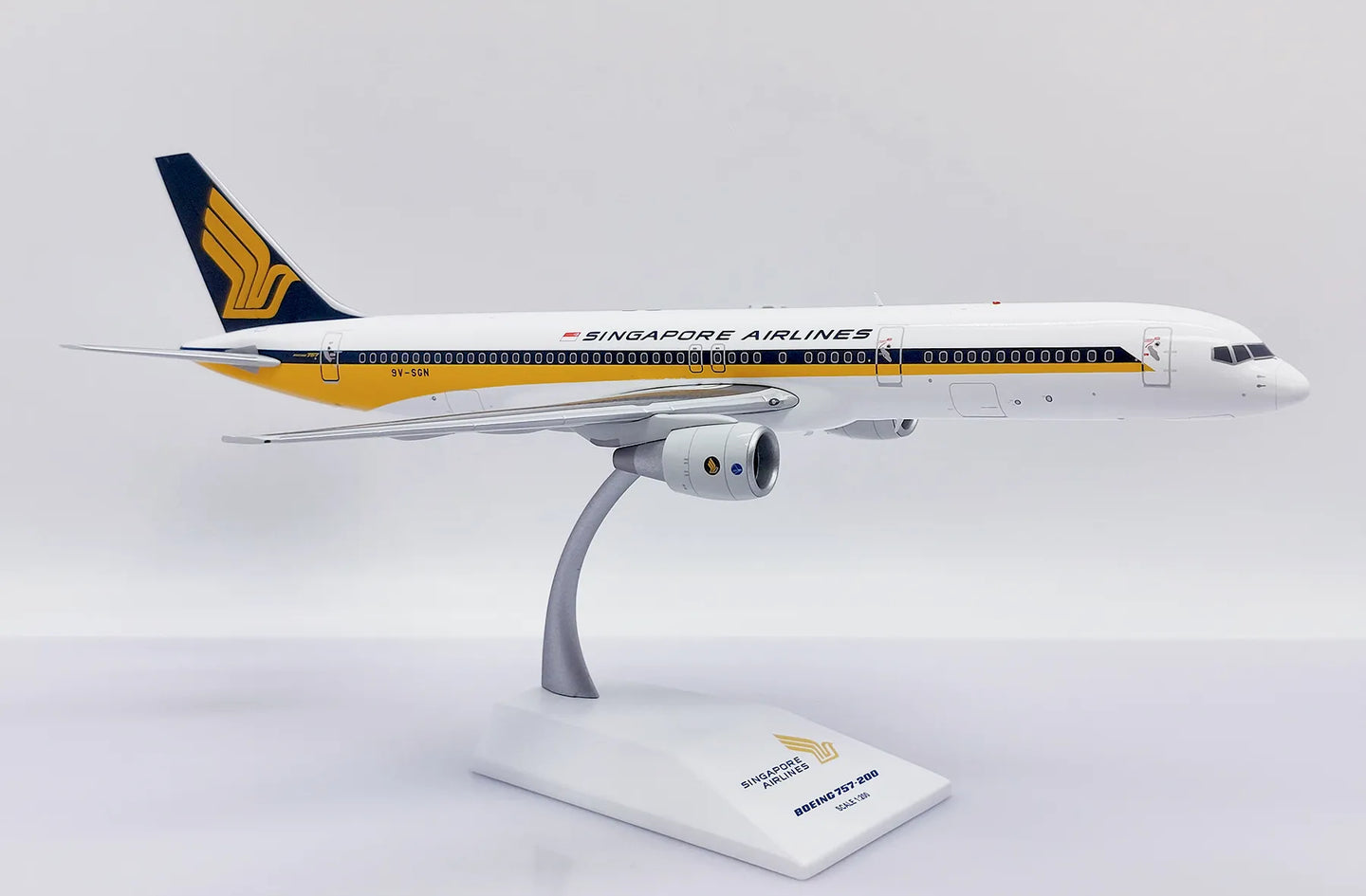 JCWINGS B757-200 SINGAPORE AIRLINES REG: 9V-SGN