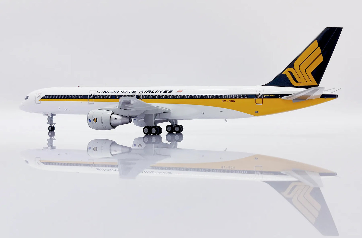JCWINGS B757-200 SINGAPORE AIRLINES REG: 9V-SGN