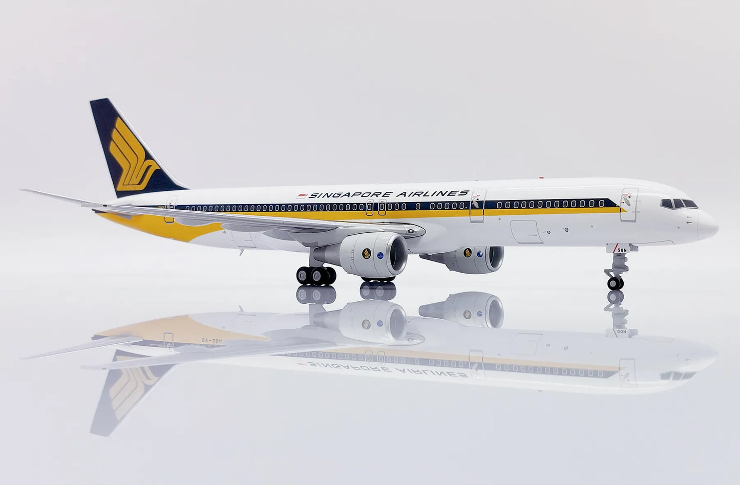 JCWINGS B757-200 SINGAPORE AIRLINES REG: 9V-SGN