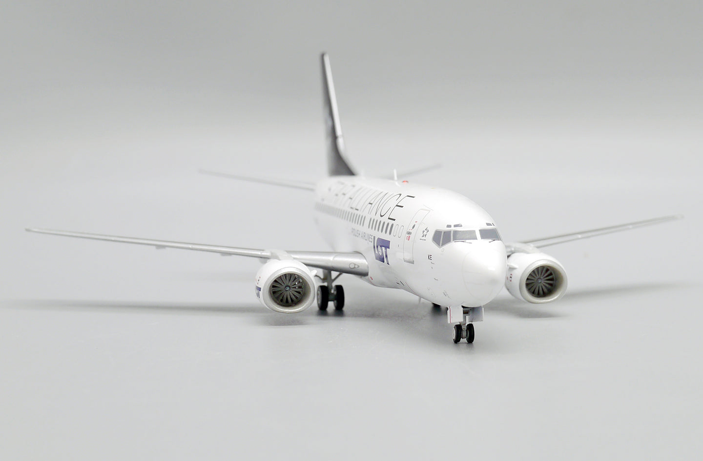 JC WINGS B737-500 LOT POLISH AIRLINES "STAR ALLIANCE" REG: SP-LKE