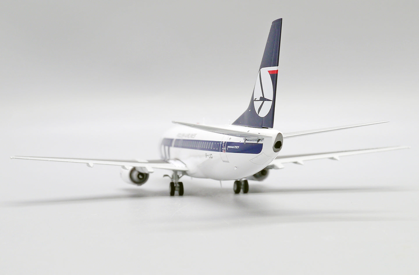JC WINGS B737-500 POLISH AIRLINES (LOT) REG: SP-LKD