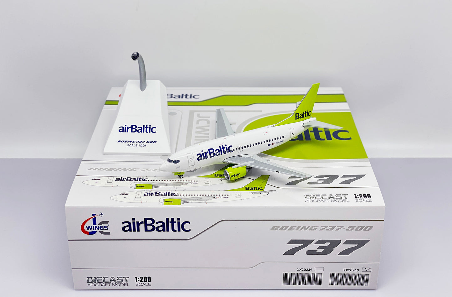 JC WINGS B737-500 AIR BALTIC REG: YL-BBE