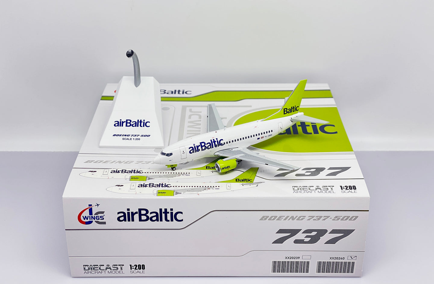 JC WINGS B737-500 AIR BALTIC REG: YL-BBE