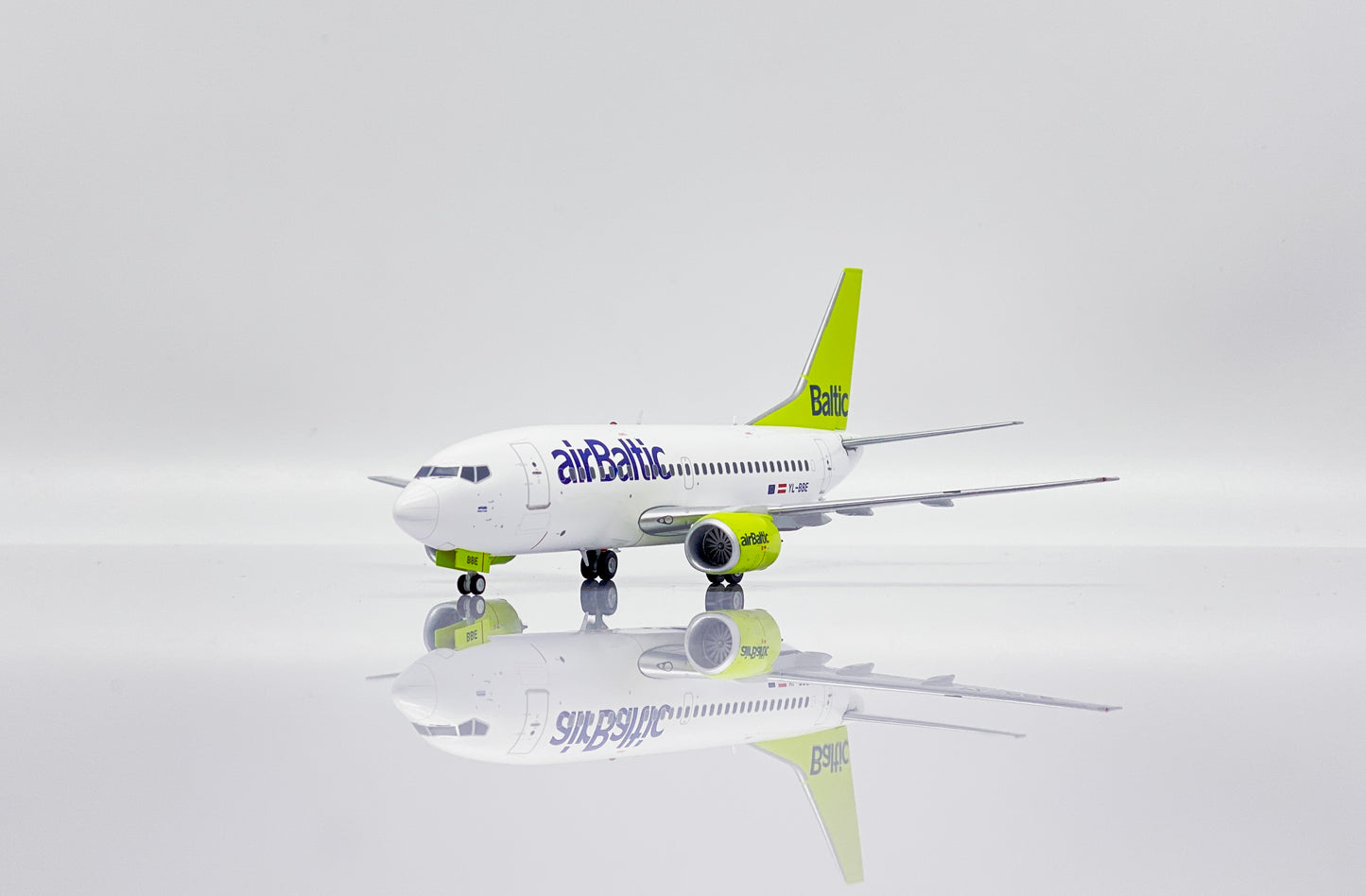 JC WINGS B737-500 AIR BALTIC REG: YL-BBE