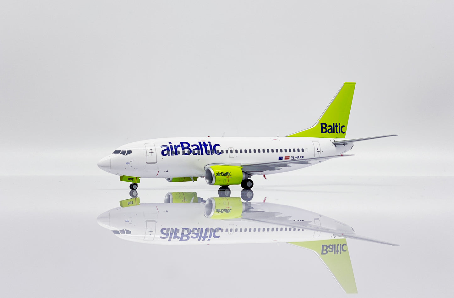 JC WINGS B737-500 AIR BALTIC REG: YL-BBE