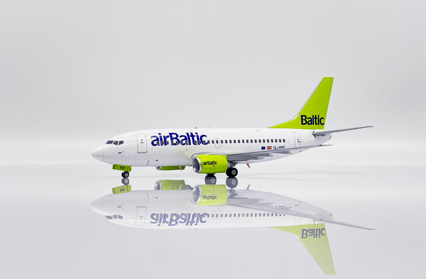 JC WINGS B737-500 AIR BALTIC REG: YL-BBE