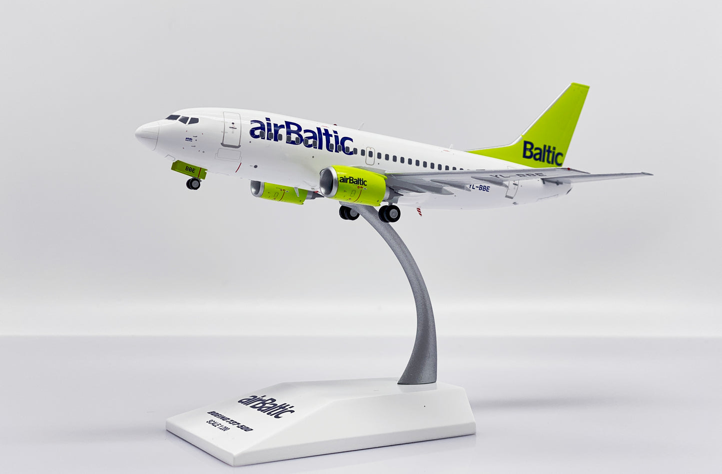 JC WINGS B737-500 AIR BALTIC REG: YL-BBE