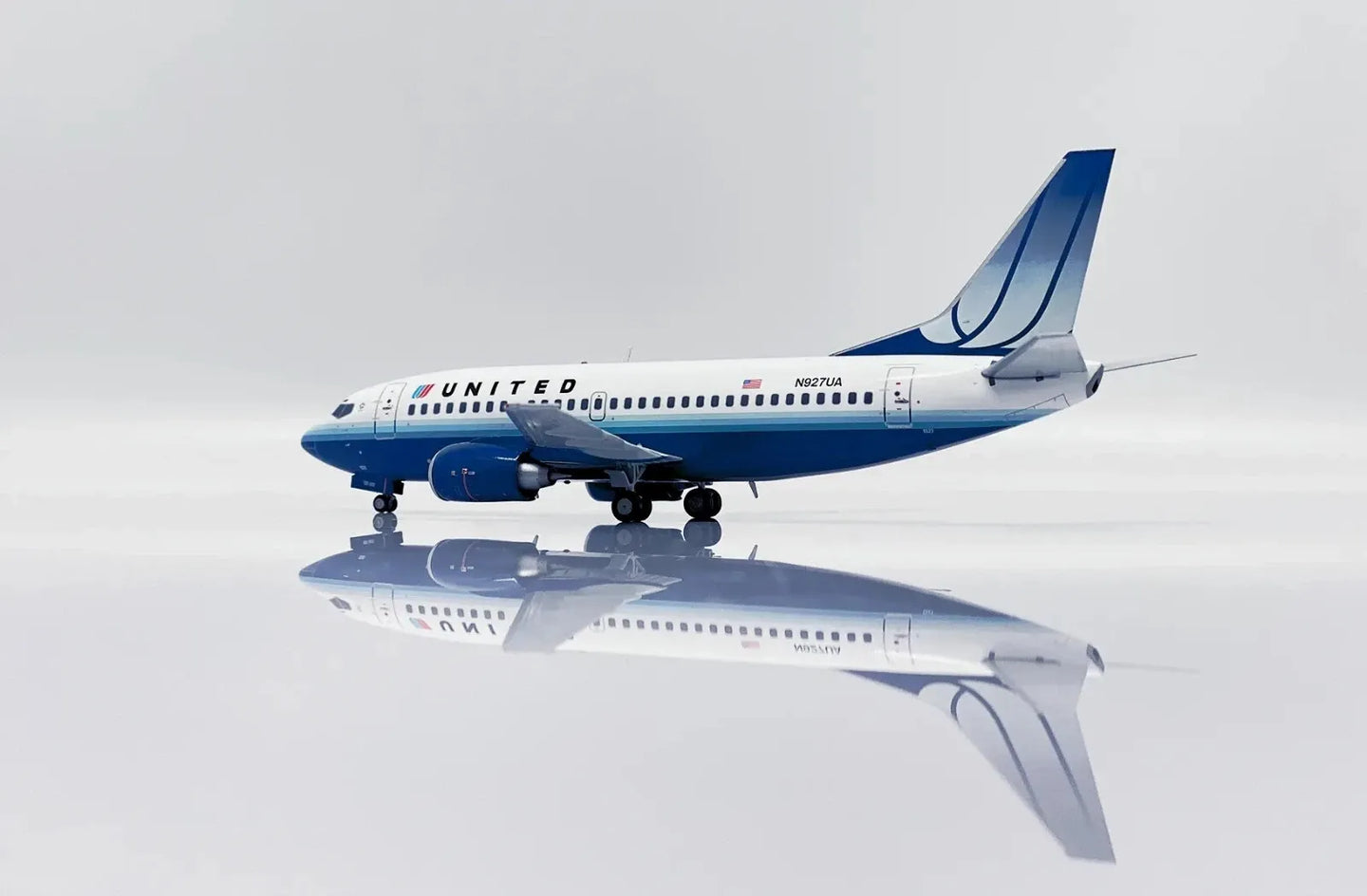 JC WINGS B737-500 UNITED AIRLINES "TULIP" REG: N927UA