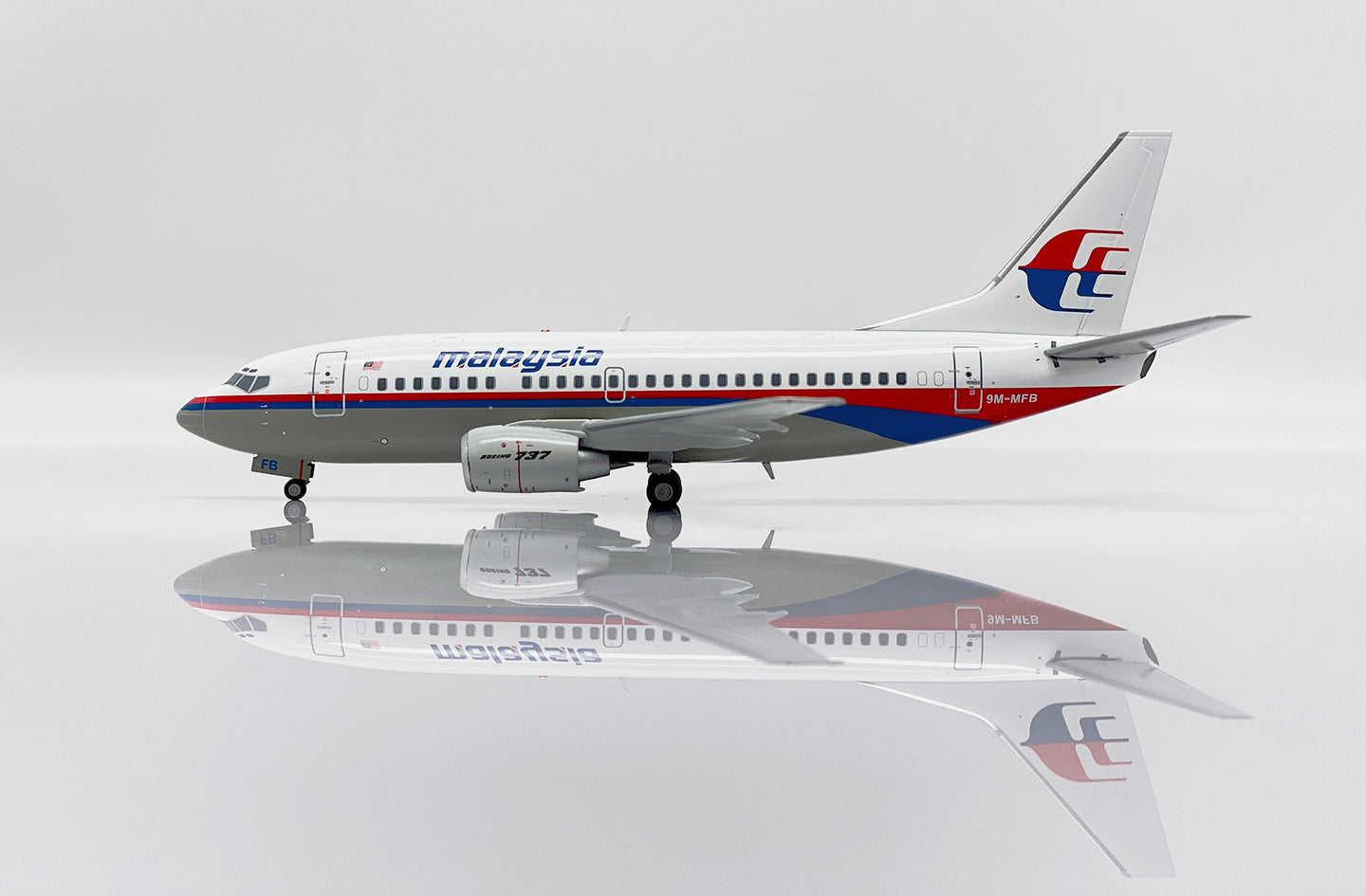 JC WINGS  B737-500 MALAYSIA AIRLINES REG: 9M-MFB