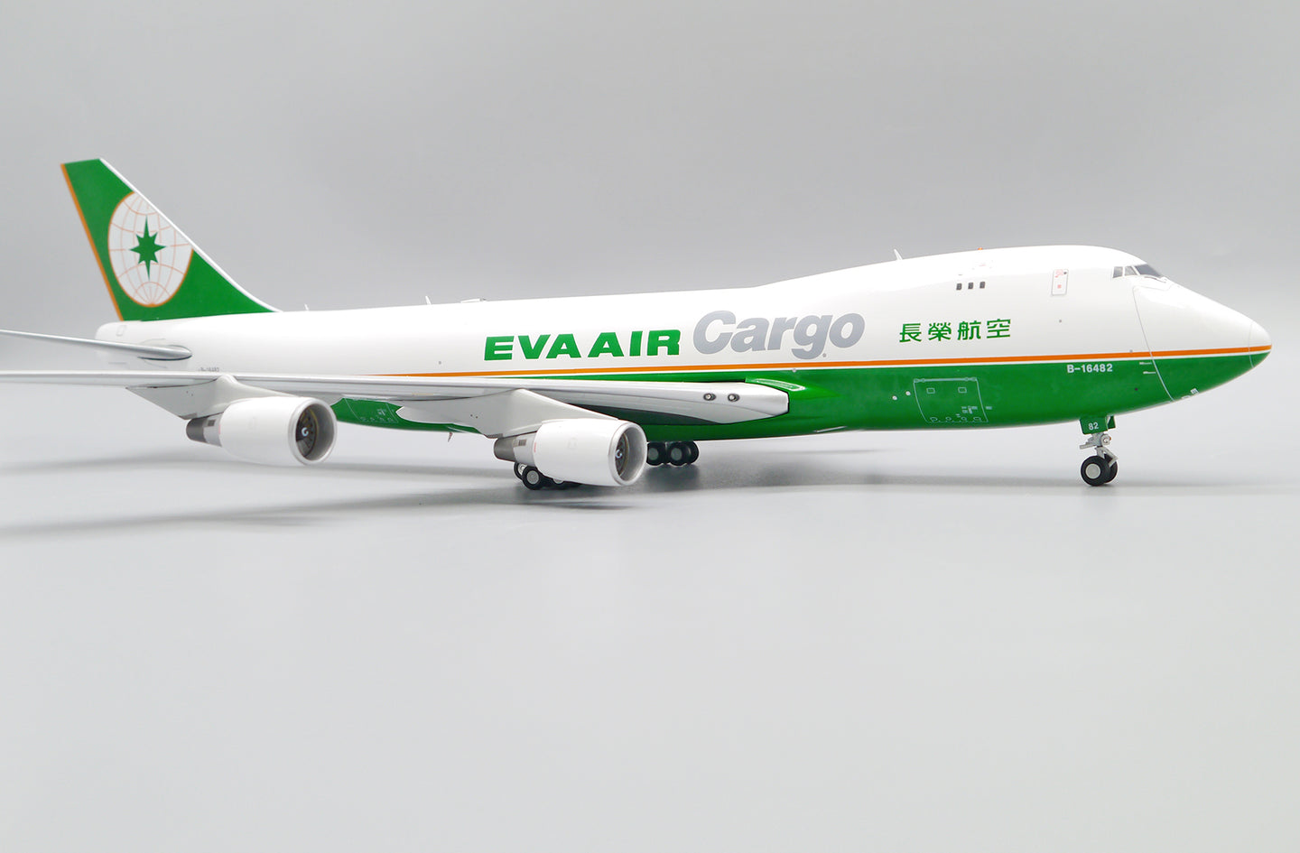 JC WINGS B747-400F EVA AIR CARGO REG: B-16482