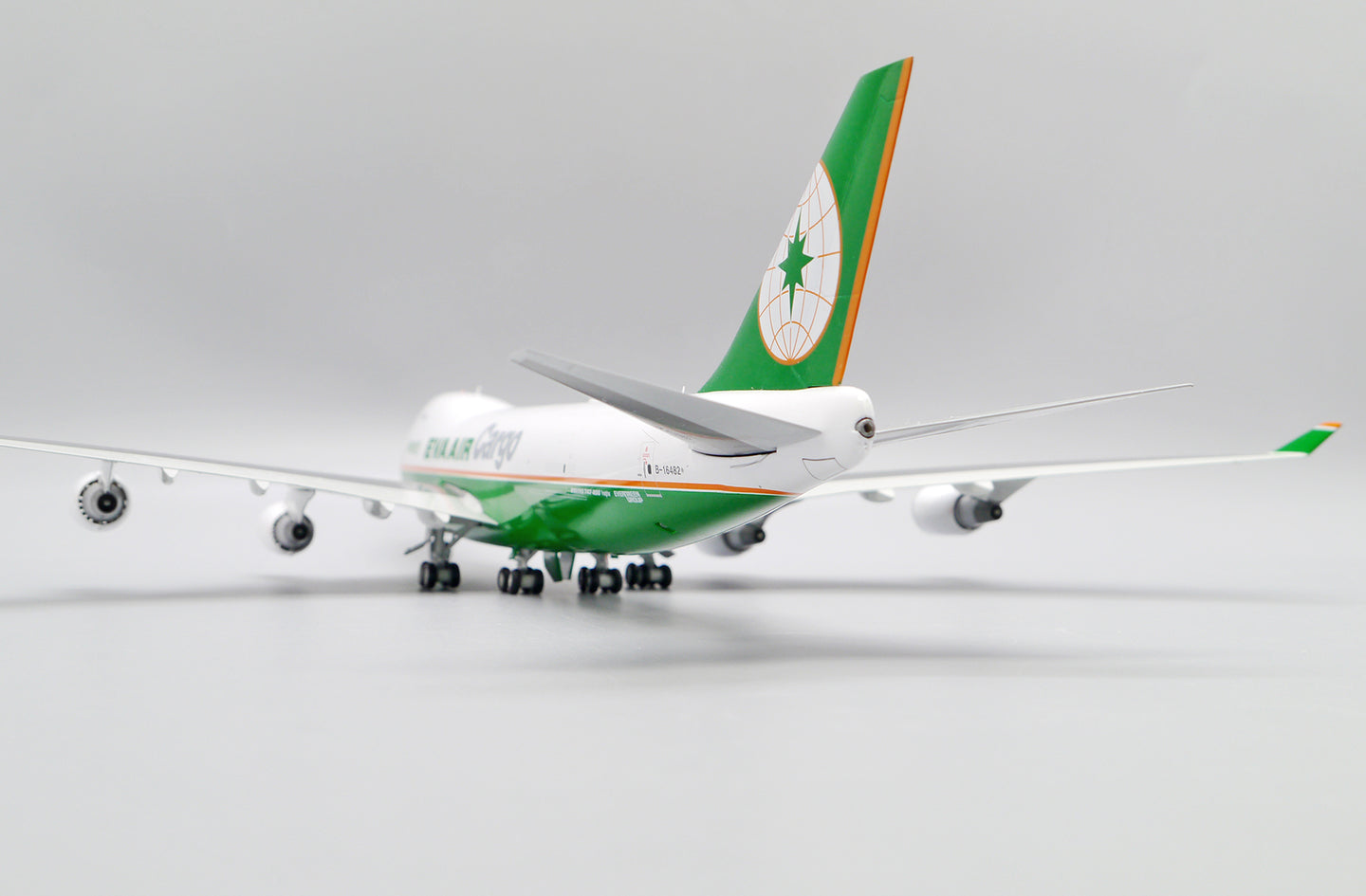 JC WINGS B747-400F EVA AIR CARGO REG: B-16482
