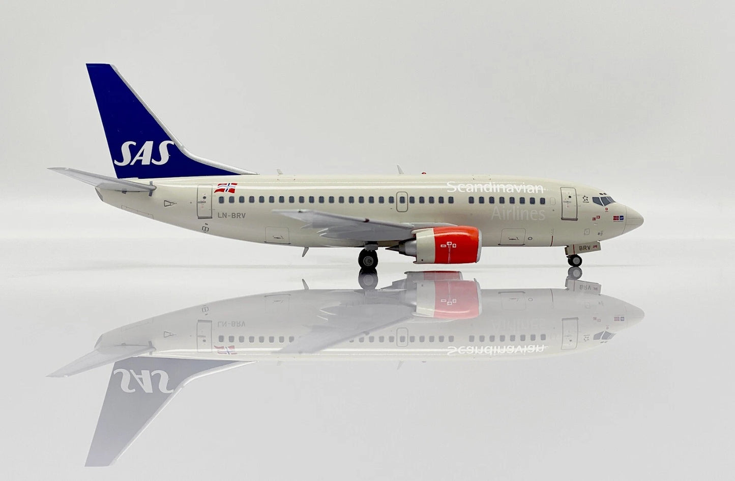 JC WINGS B737-500 SAS SCANDINAVIAN AIRLINES REG: LN-BRV