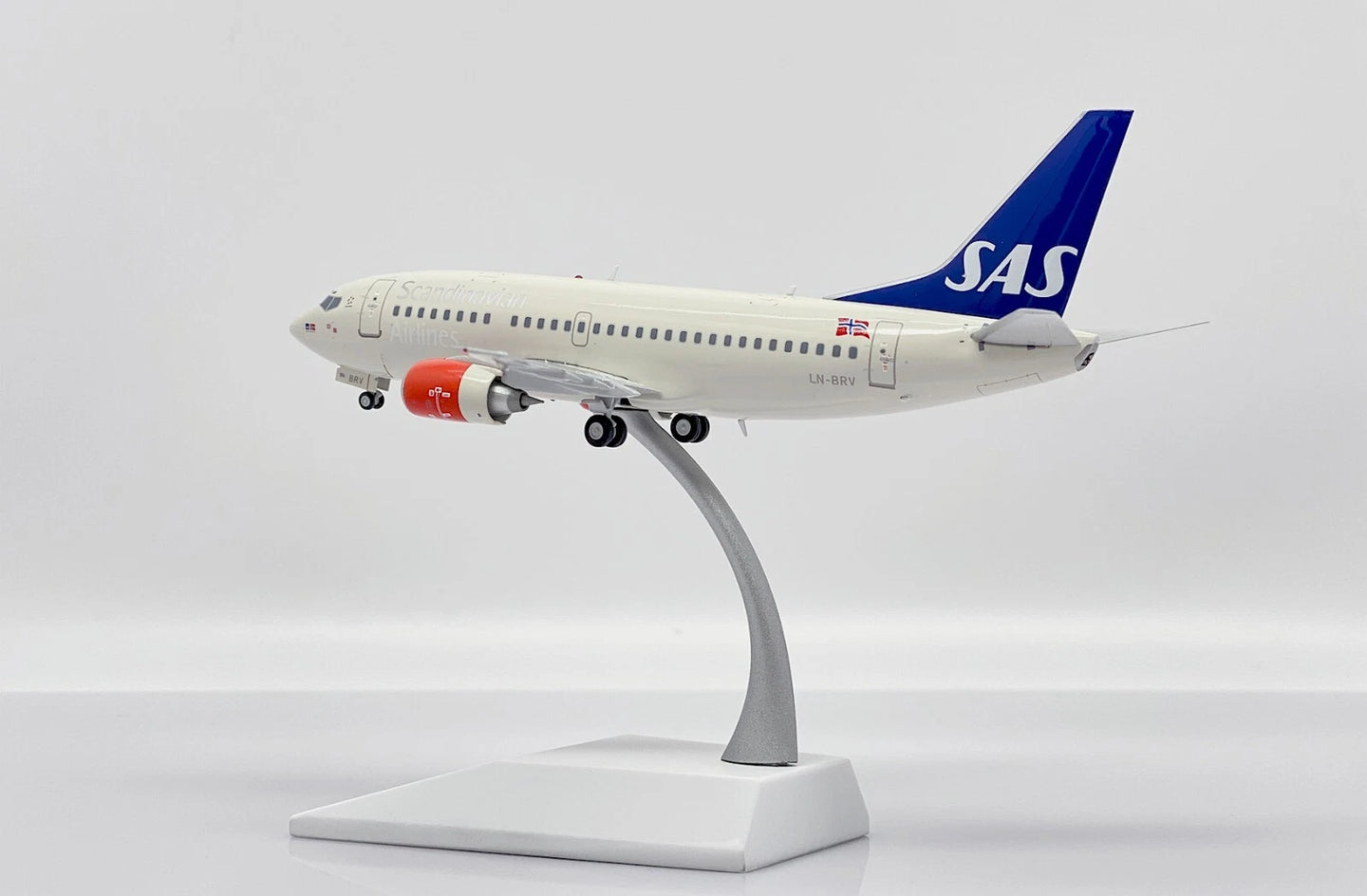 JC WINGS B737-500 SAS SCANDINAVIAN AIRLINES REG: LN-BRV