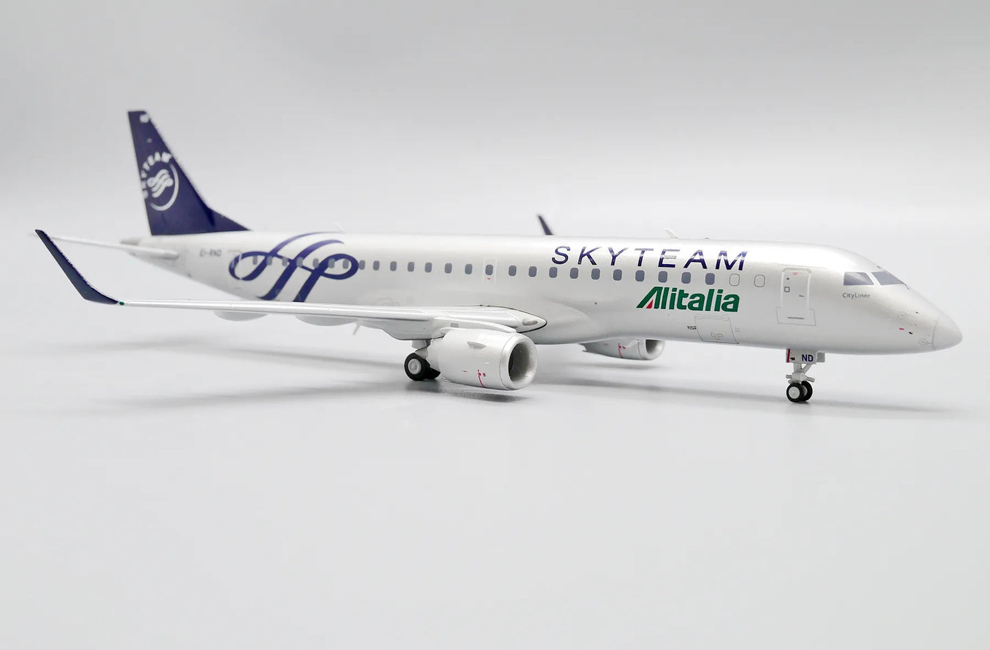 JC WINGS ERJ-190STD ALITALIA "SKYTEAM" REG: EI-RND
