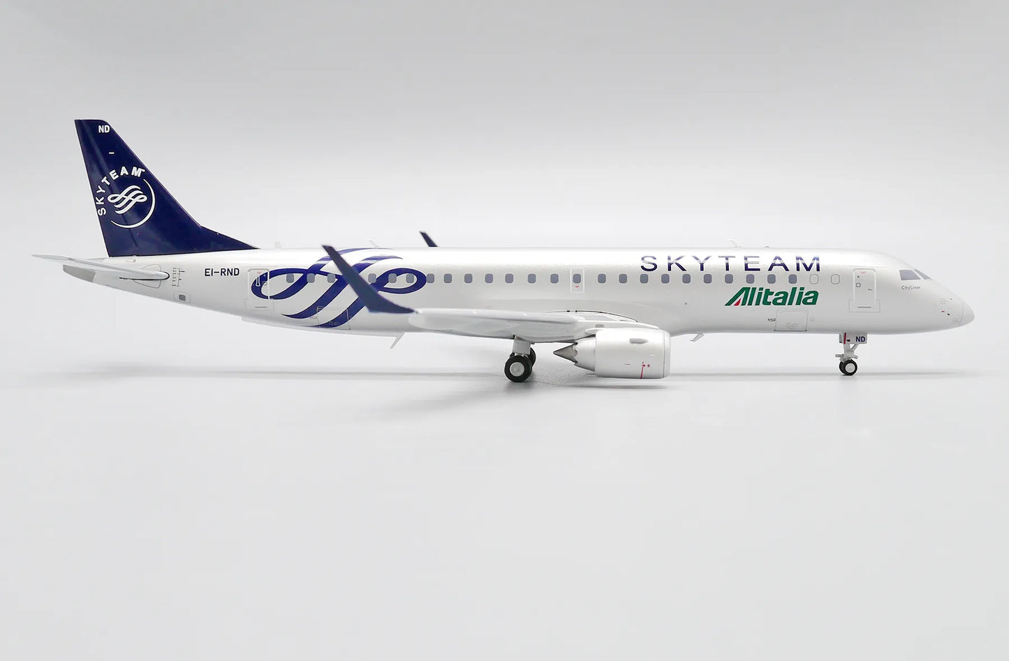JC WINGS ERJ-190STD ALITALIA "SKYTEAM" REG: EI-RND