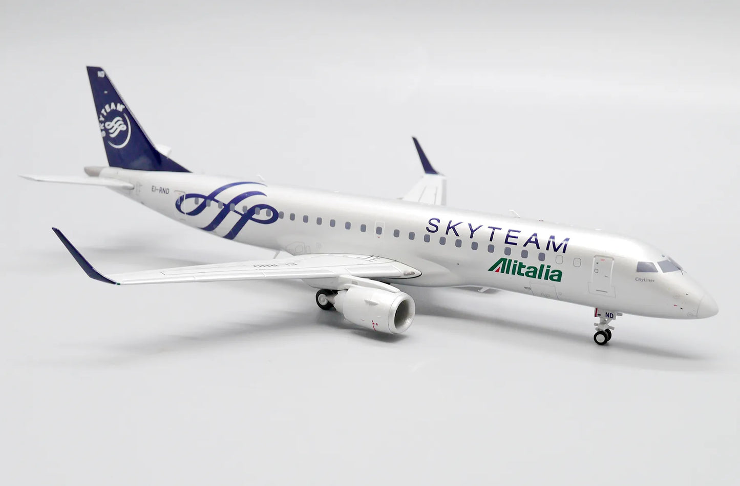 JC WINGS ERJ-190STD ALITALIA "SKYTEAM" REG: EI-RND