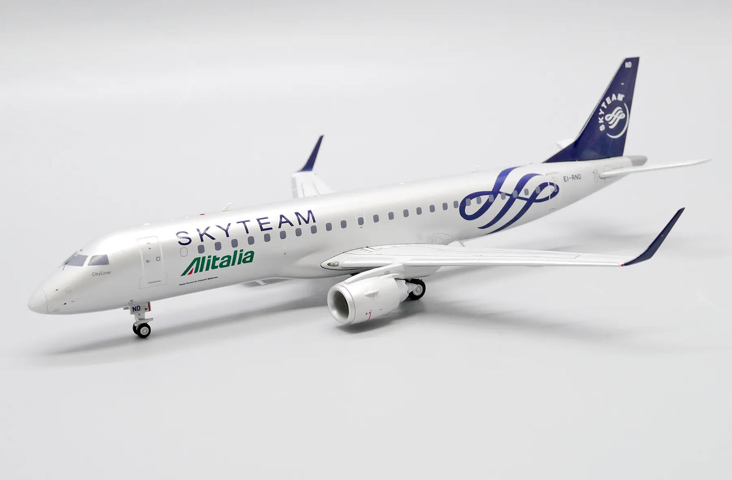 JC WINGS ERJ-190STD ALITALIA "SKYTEAM" REG: EI-RND